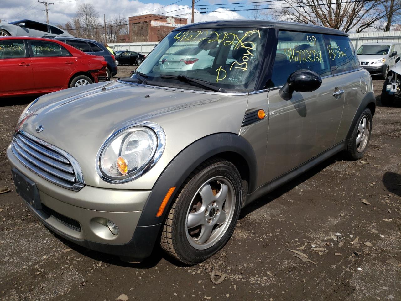 Photo 2 from auction – 2009 MINI COOPER with VIN WMWMF33599TW79588