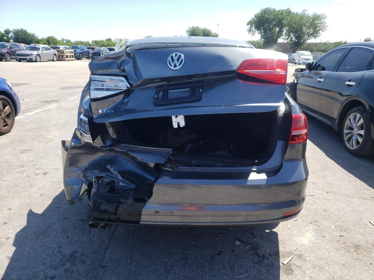 Photo 9 from auction – 2015 VOLKSWAGEN JETTA BASE with VIN 3VW2K7AJ8FM202509