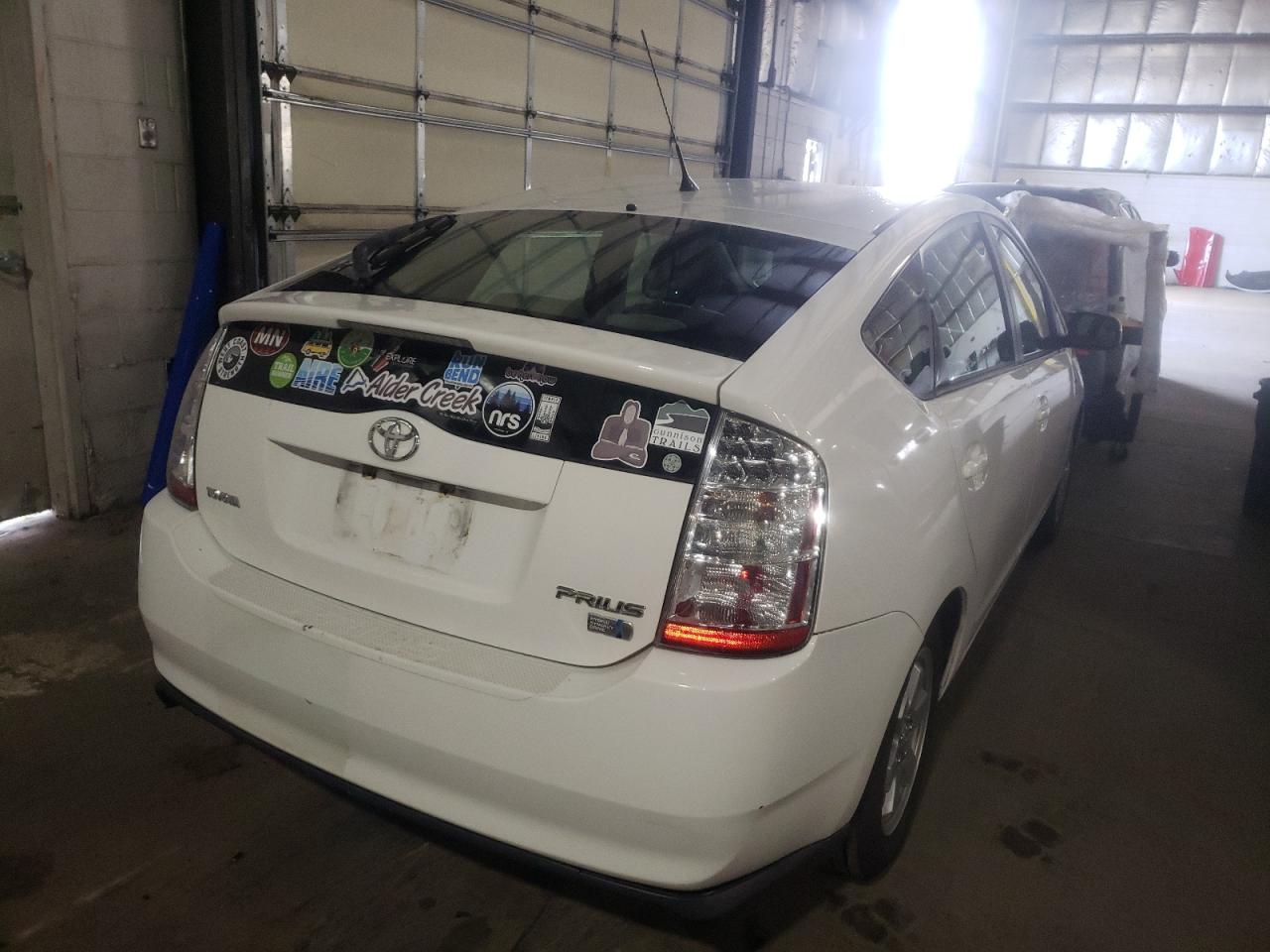 Photo 4 from auction – 2007 TOYOTA PRIUS with VIN JTDKB20U273236482