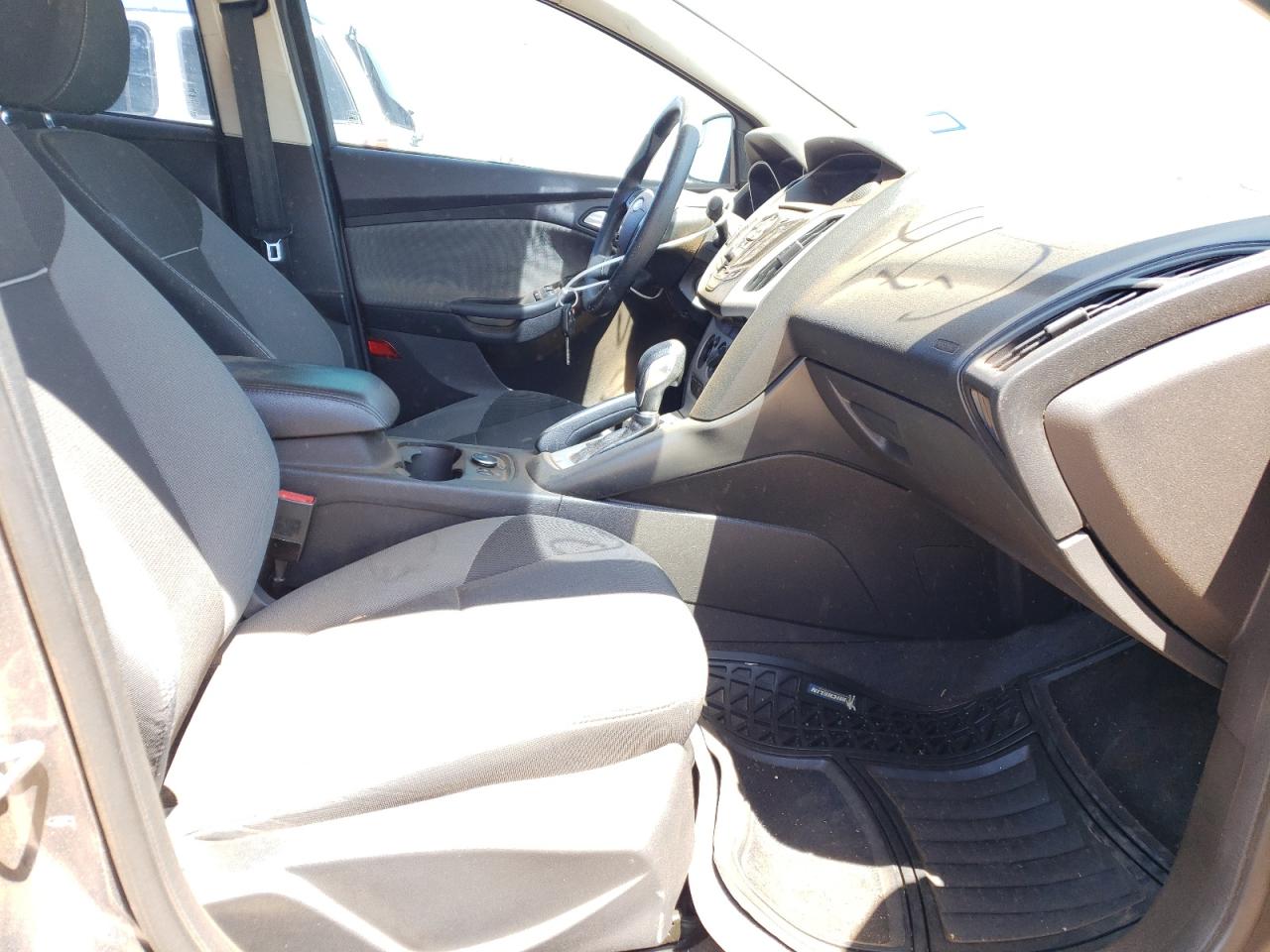 Photo 5 from auction – 2014 FORD FOCUS SE with VIN 1FADP3F26EL137088