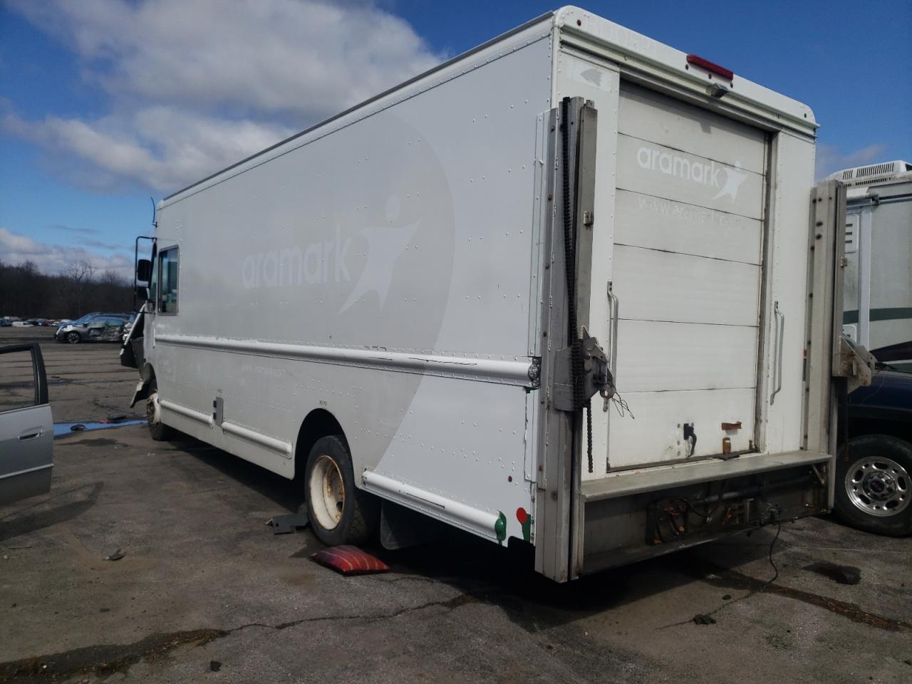 Photo 3 from auction – 2011 FREIGHTLINER CHASSIS M with VIN 4UZAAPDU3BCBD0521
