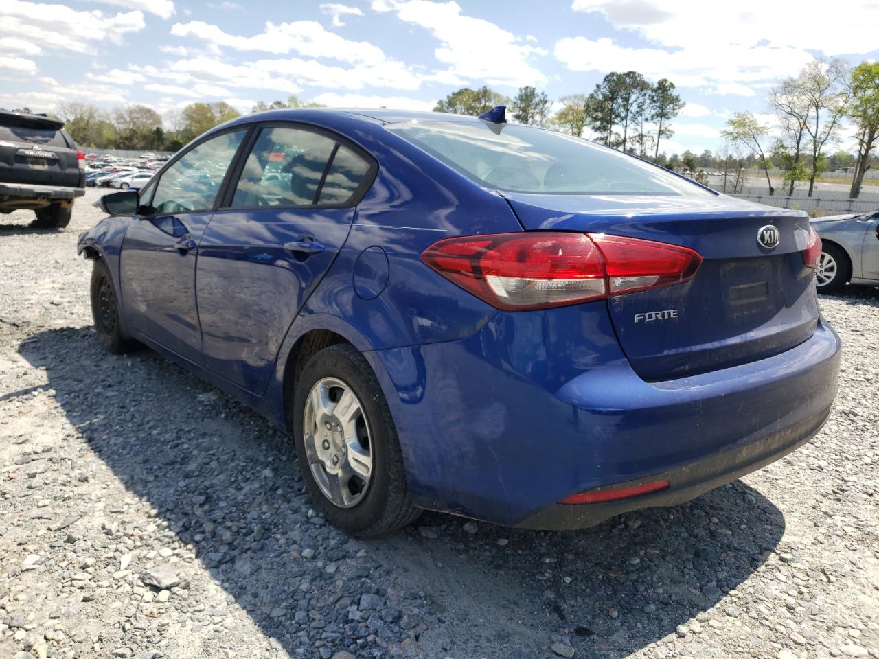 Photo 3 from auction – 2017 KIA FORTE LX with VIN 3KPFK4A72HE119369
