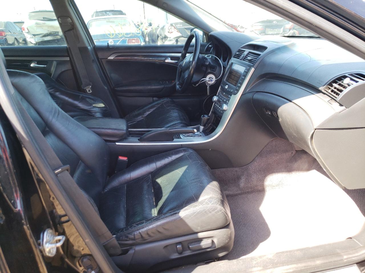 Photo 5 from auction – 2005 ACURA TL with VIN 19UUA66215A008752