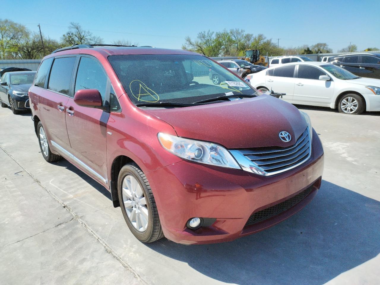 TOYOTA SIENNA XLE 2016 with VIN 5TDDK3DC0GS142731 - Photo from auction