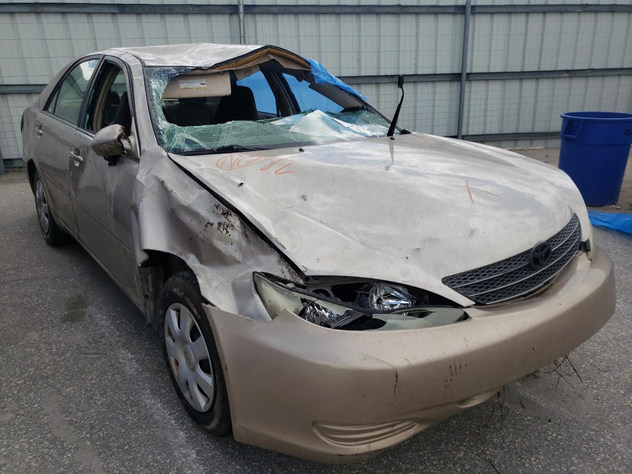 TOYOTA CAMRY LE 2004 with VIN 4T1BE32K84U362615 - Photo from auction