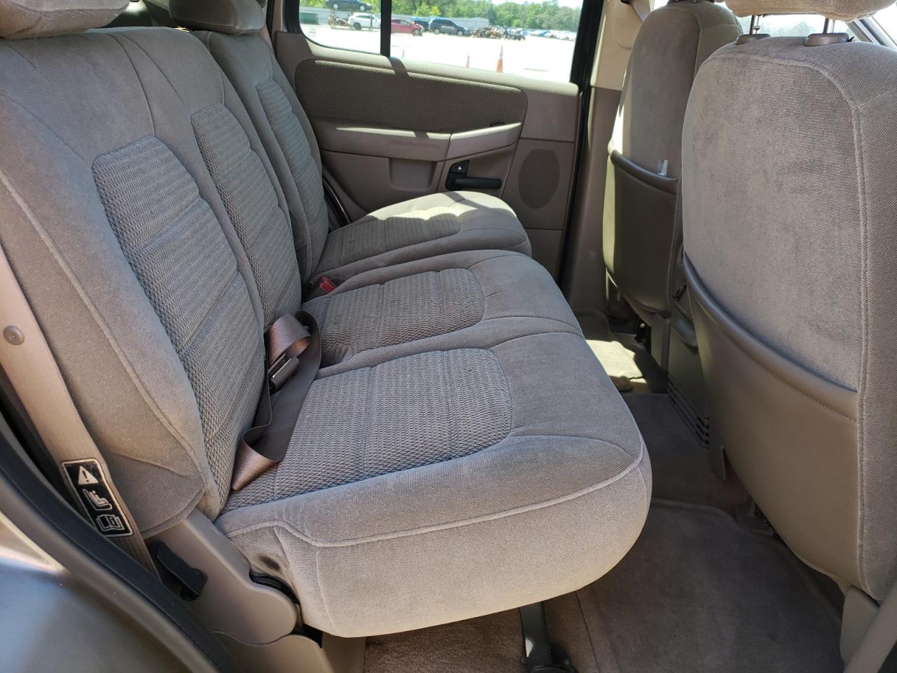 Photo 6 from auction – 2002 FORD EXPLORER X with VIN 1FMZU73K02ZC91207