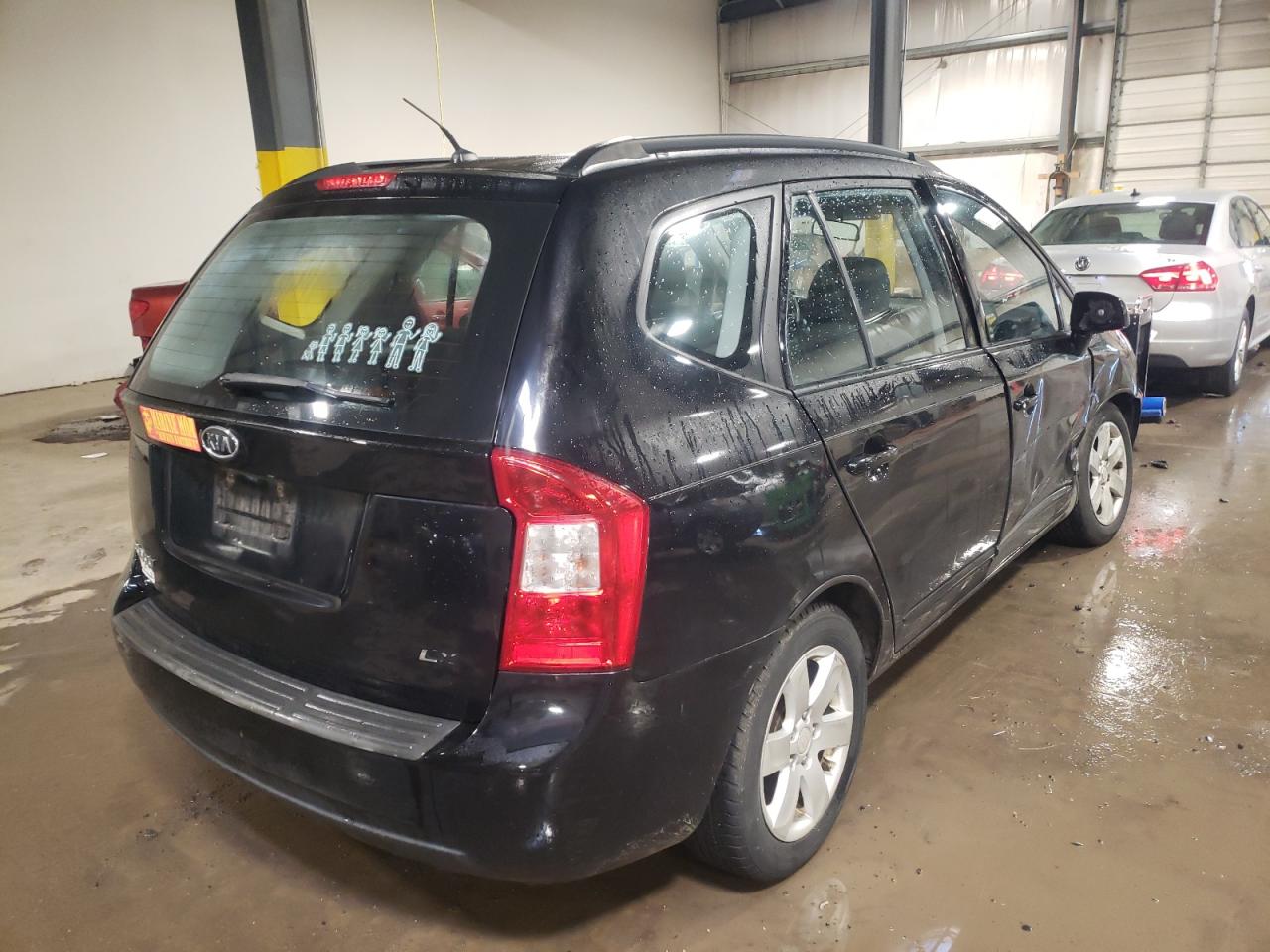 Photo 4 from auction – 2008 KIA RONDO BASE with VIN KNAFG525287165107