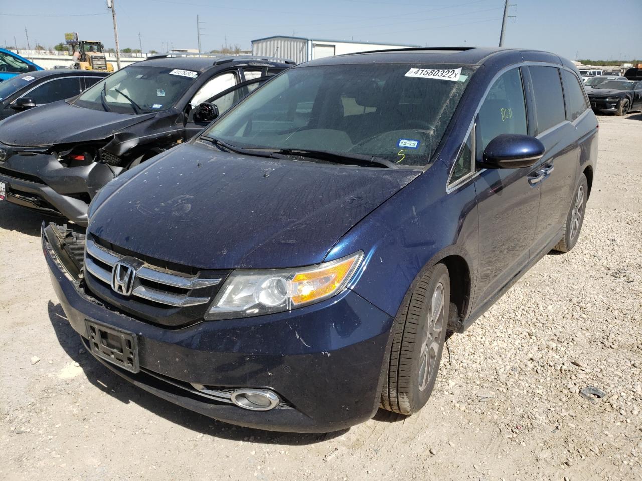 Photo 2 from auction – 2015 HONDA ODYSSEY TO with VIN 5FNRL5H95FB090044