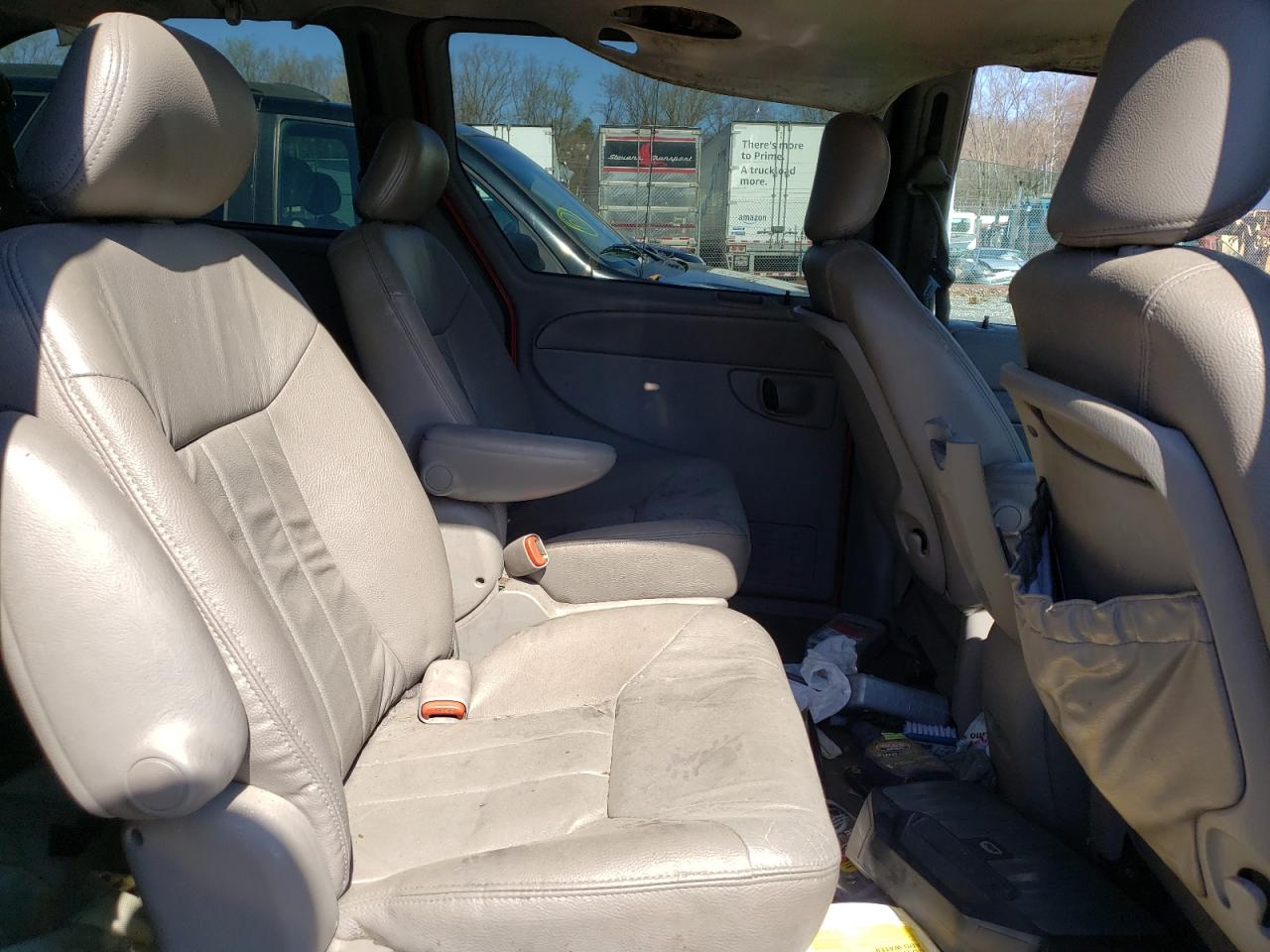 Photo 6 from auction – 2002 CHRYSLER TOWN & COU with VIN 2C8GP74L72R774356
