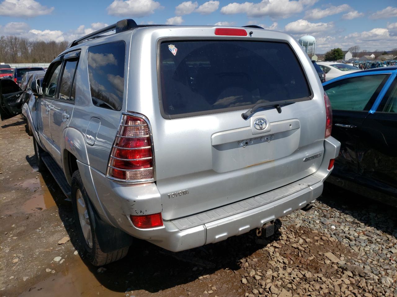 Photo 3 from auction – 2004 TOYOTA 4RUNNER SR with VIN JTEBU14R740025197