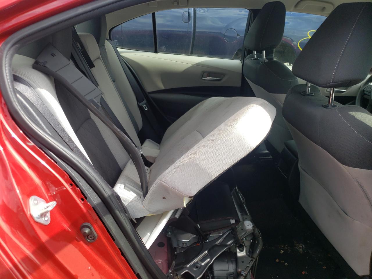 Photo 6 from auction – 2020 TOYOTA COROLLA LE with VIN JTDEBRBE6LJ015209