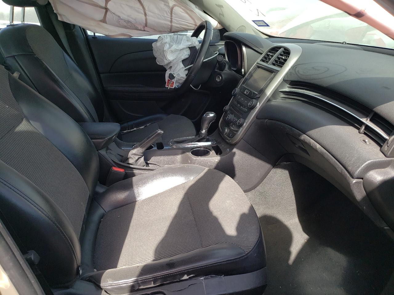 Photo 5 from auction – 2015 CHEVROLET MALIBU 2LT with VIN 1G11D5SL8FF169047