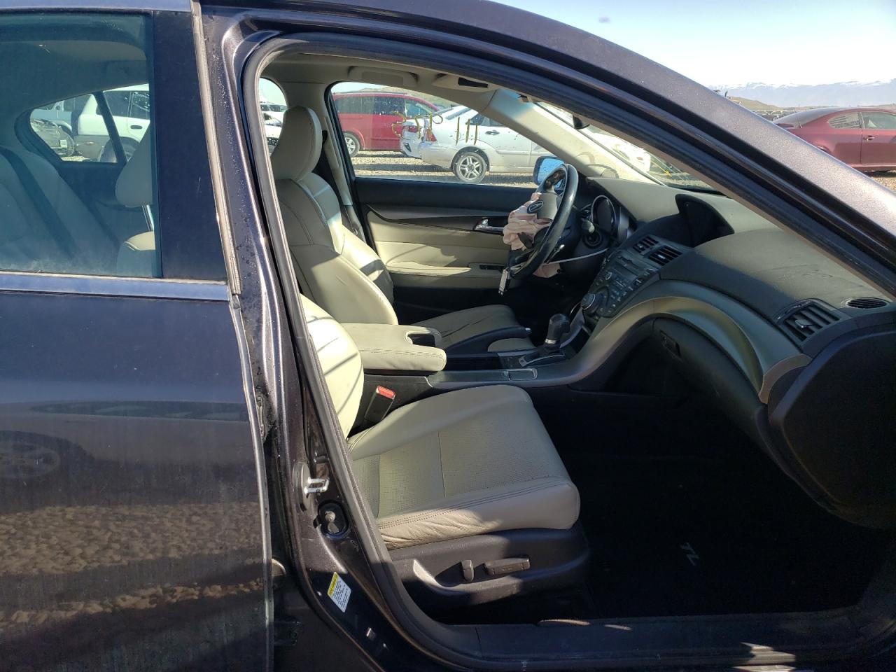 Photo 5 from auction – 2012 ACURA TL with VIN 19UUA9F50CA004118