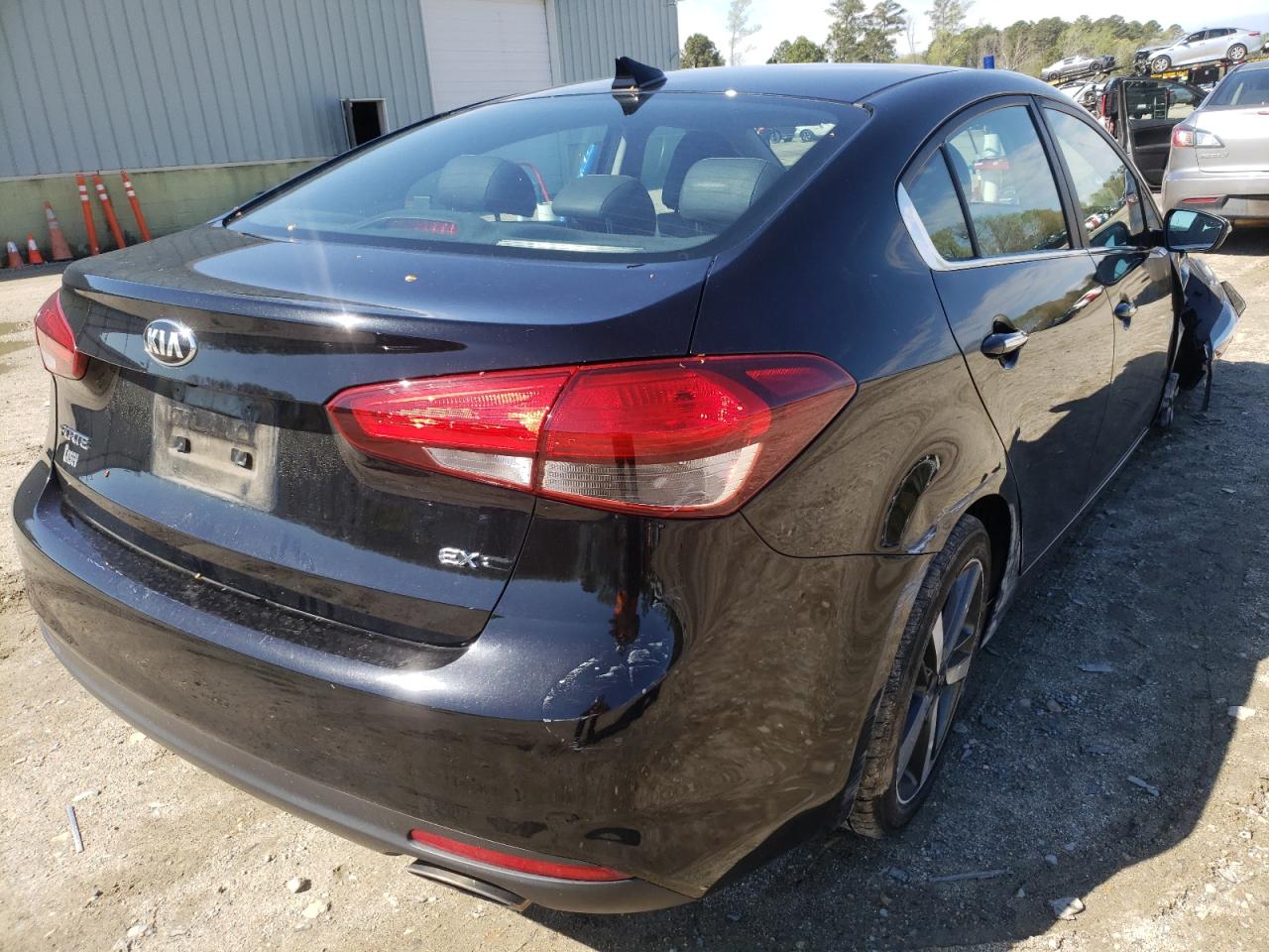 Photo 4 from auction – 2018 KIA FORTE EX with VIN 3KPFL4A88JE189857