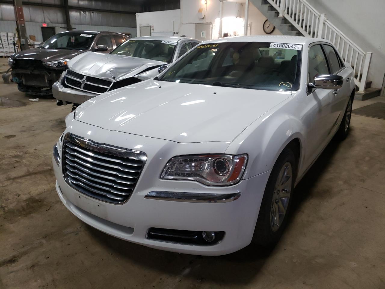 Photo 2 from auction – 2012 CHRYSLER 300 LIMITE with VIN 2C3CCACG8CH249413