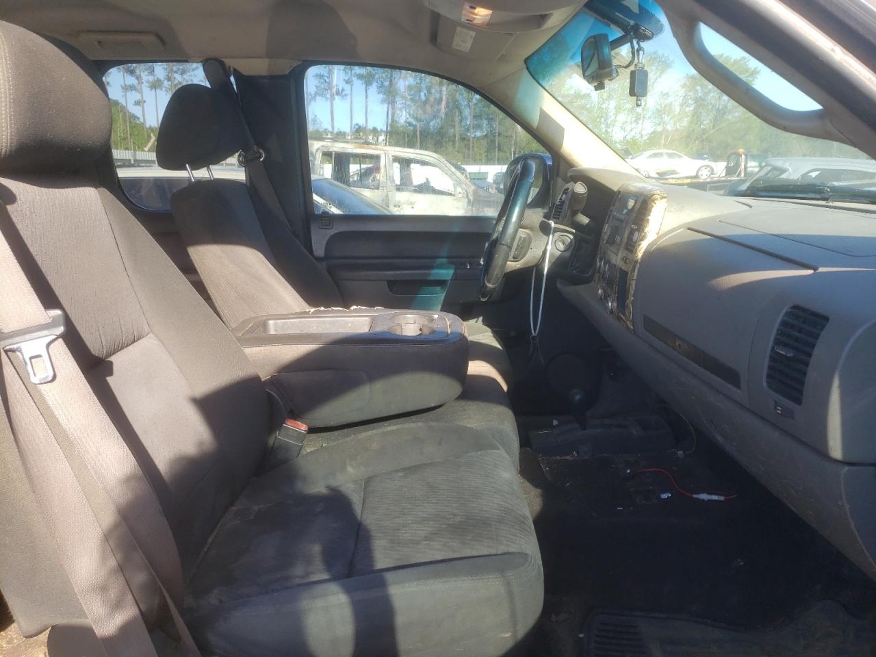 Photo 5 from auction – 2011 CHEVROLET SILVERADO with VIN 1GCRKREAXBZ177466