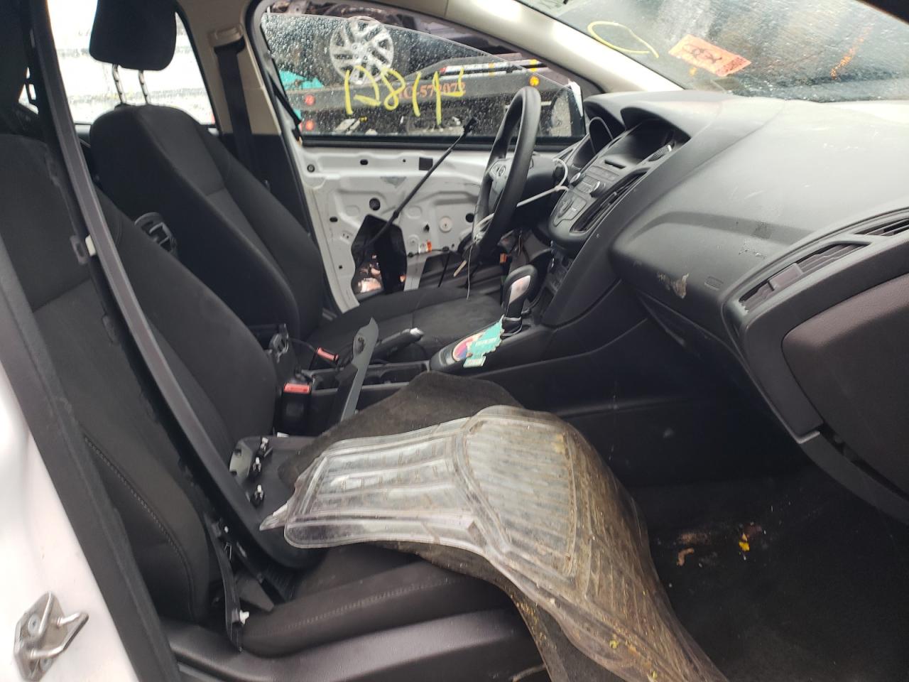 Photo 5 from auction – 2017 FORD FOCUS SE with VIN 1FADP3FE3HL289764