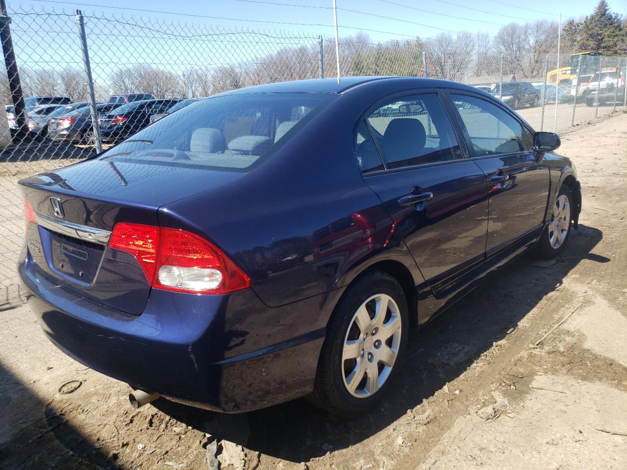 Photo 4 from auction – 2009 HONDA CIVIC LX with VIN 19XFA16549E001673