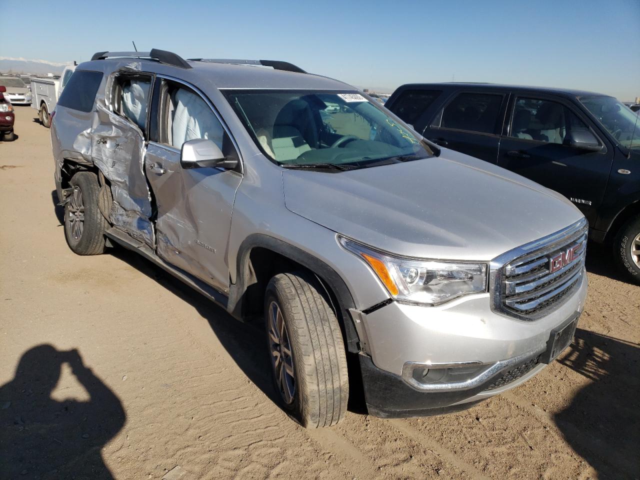GMC ACADIA SLE 2019 with VIN 1GKKNSLS4KZ186244 - Photo from auction