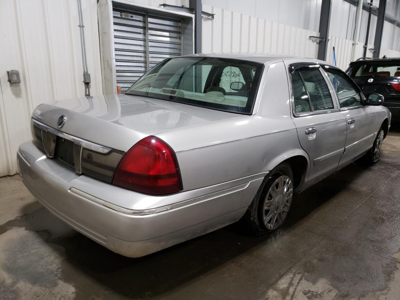 Photo 4 from auction – 2006 MERCURY GRAND MARQ with VIN 2MEFM74V76X612315