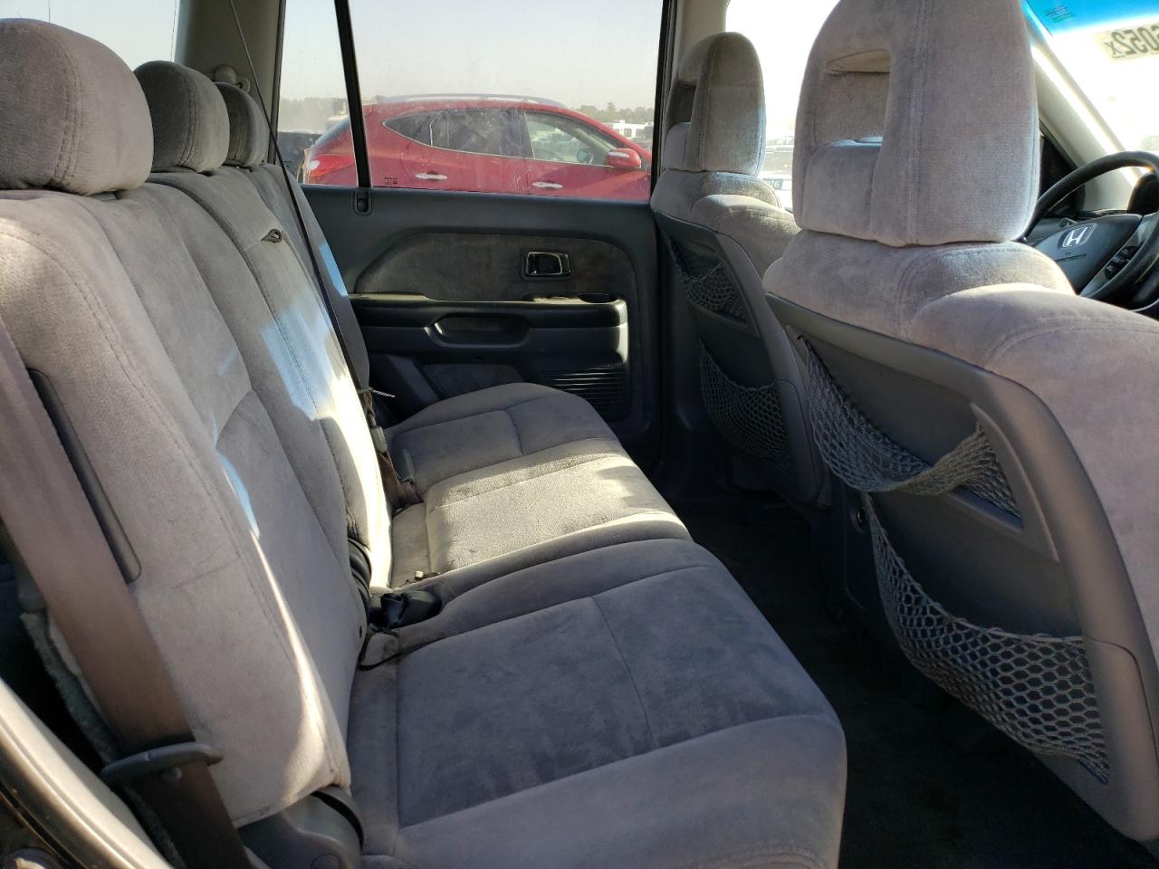 Photo 6 from auction – 2004 HONDA PILOT EX with VIN 5FNYF18464B007220