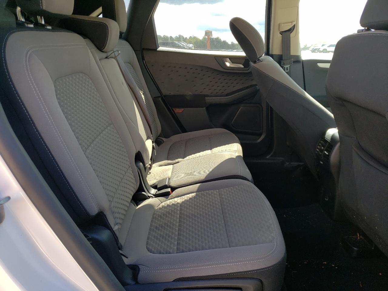 Photo 6 from auction – 2020 FORD ESCAPE SE with VIN 1FMCU0G64LUB21795