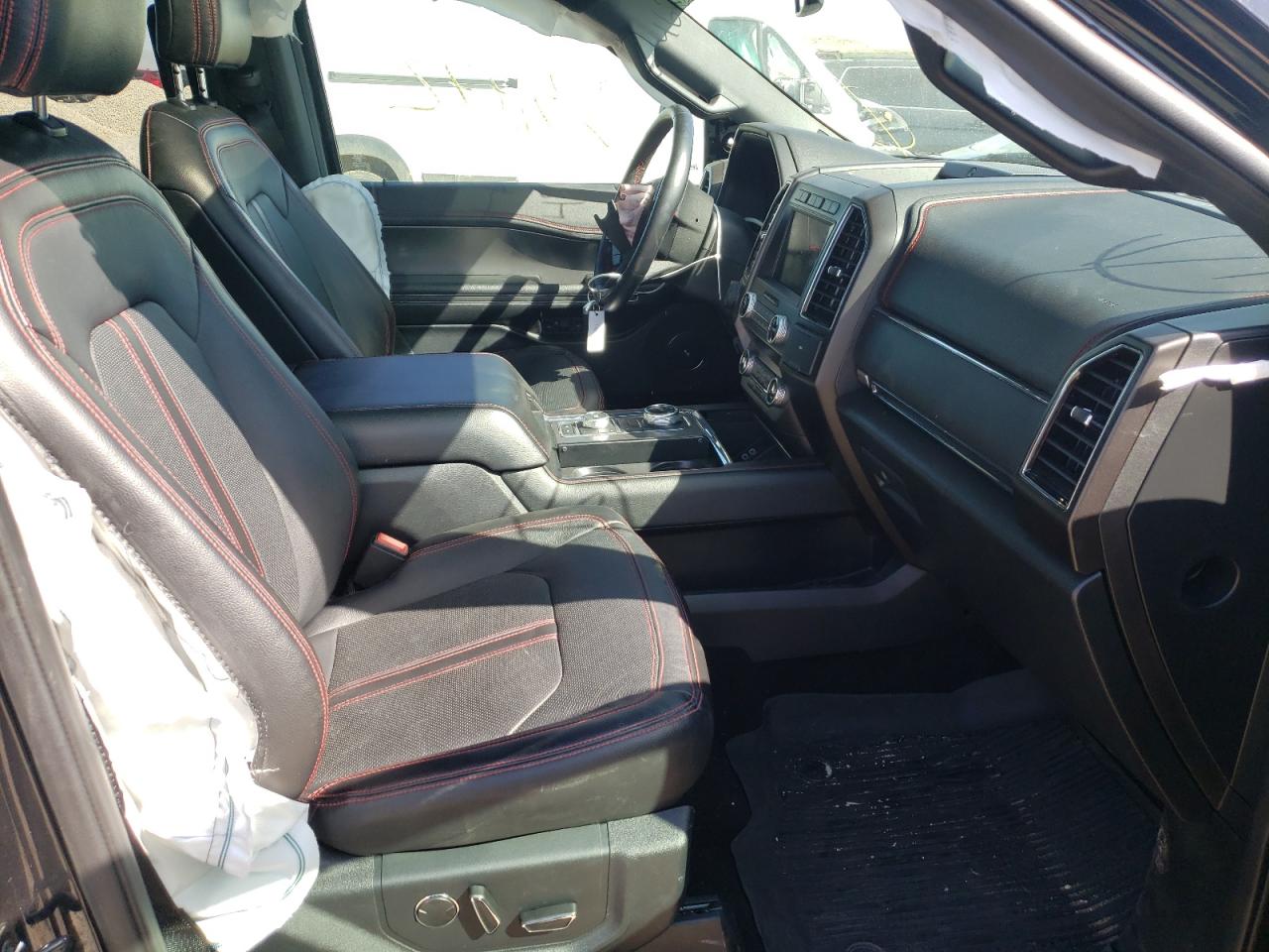 Photo 5 from auction – 2019 FORD EXPEDITION with VIN 1FMJK2AT4KEA90967