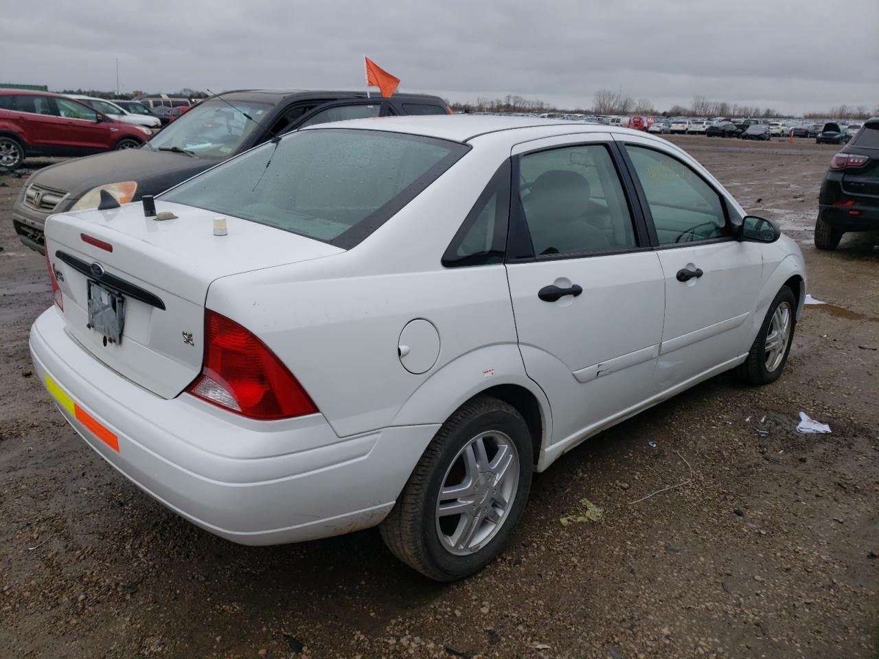 Photo 4 from auction – 2001 FORD FOCUS SE with VIN 1FAFP34P41W266835