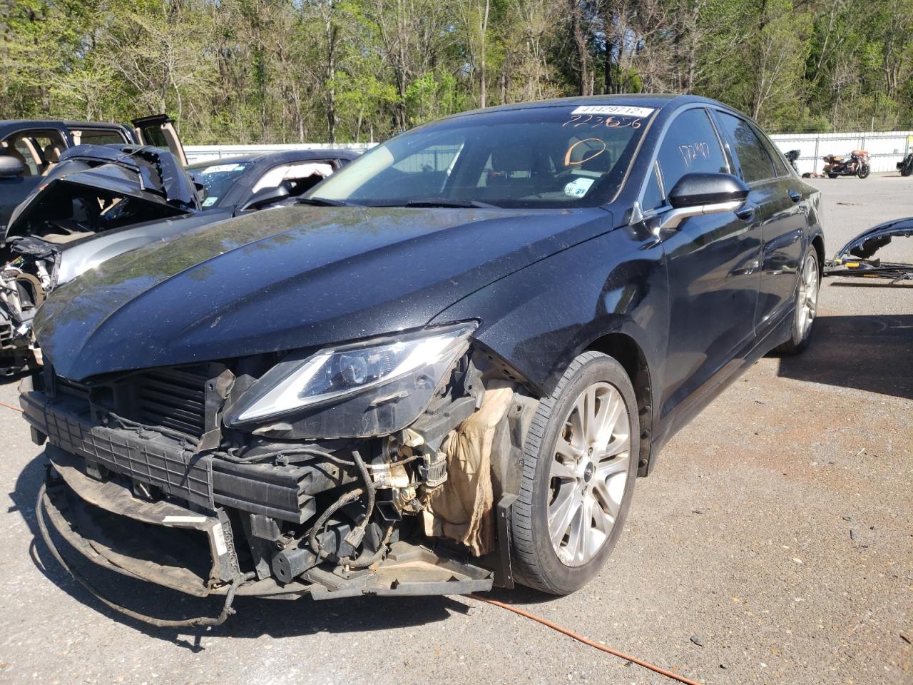 Photo 2 from auction – 2014 LINCOLN MKZ with VIN 3LN6L2GK1ER823656