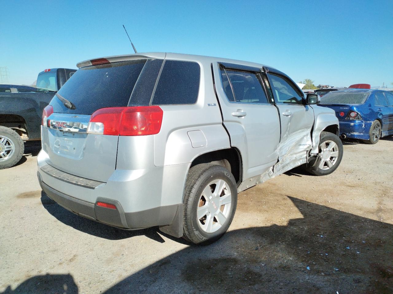 Photo 4 from auction – 2011 GMC TERRAIN SL with VIN 2CTALMEC4B6233982