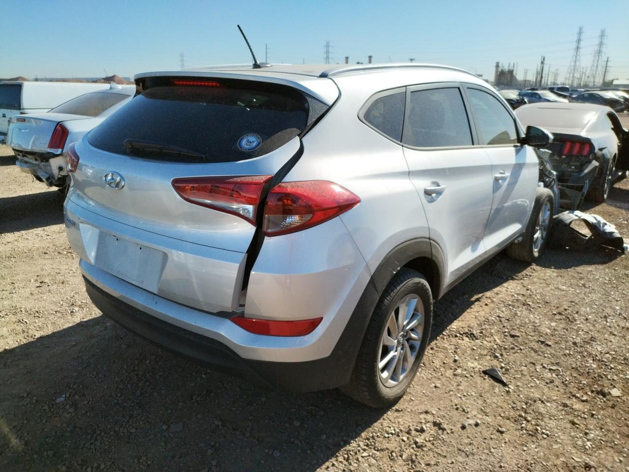 Photo 4 from auction – 2017 HYUNDAI TUCSON LIM with VIN KM8J33A47HU494615