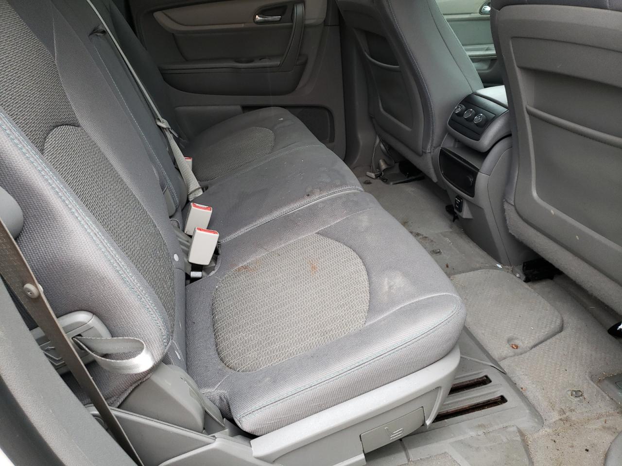 Photo 6 from auction – 2015 CHEVROLET TRAVERSE L with VIN 1GNKVGKD0FJ109863