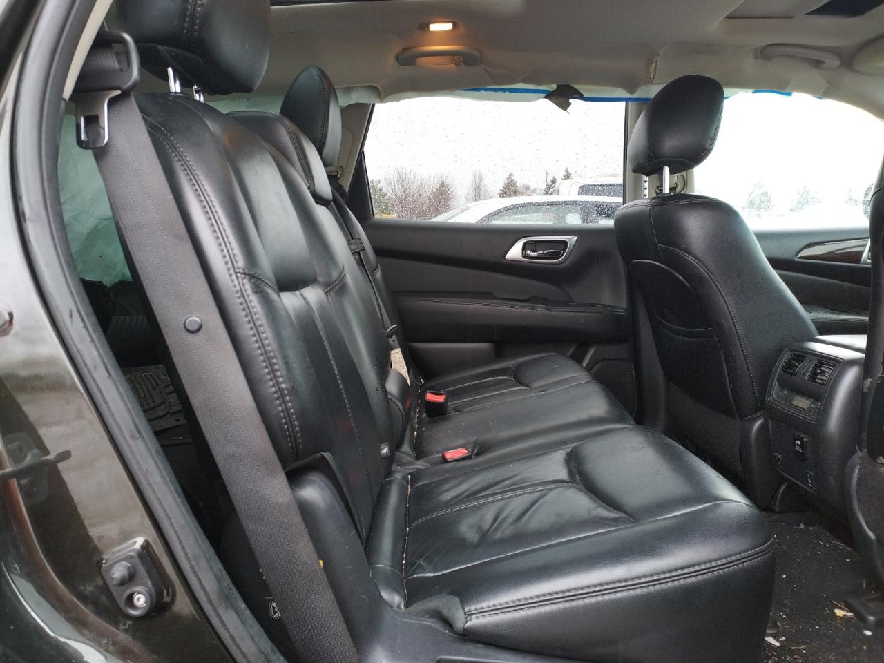 Photo 6 from auction – 2015 NISSAN PATHFINDER with VIN 5N1AR2MM0FC718895
