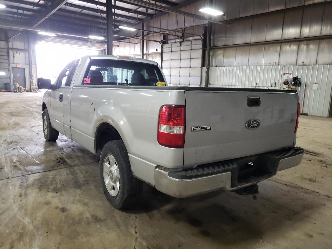 Photo 3 from auction – 2004 FORD F150 with VIN 1FTPF12574NA30956