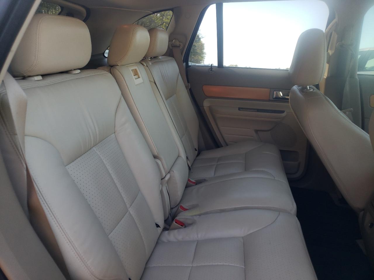 Photo 6 from auction – 2007 LINCOLN MKX with VIN 2LMDU68C27BJ36663