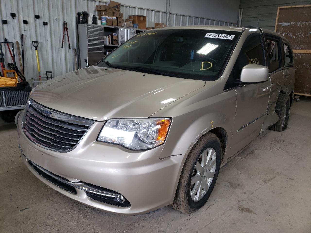 Photo 2 from auction – 2014 CHRYSLER TOWN & COU with VIN 2C4RC1BG0ER269613