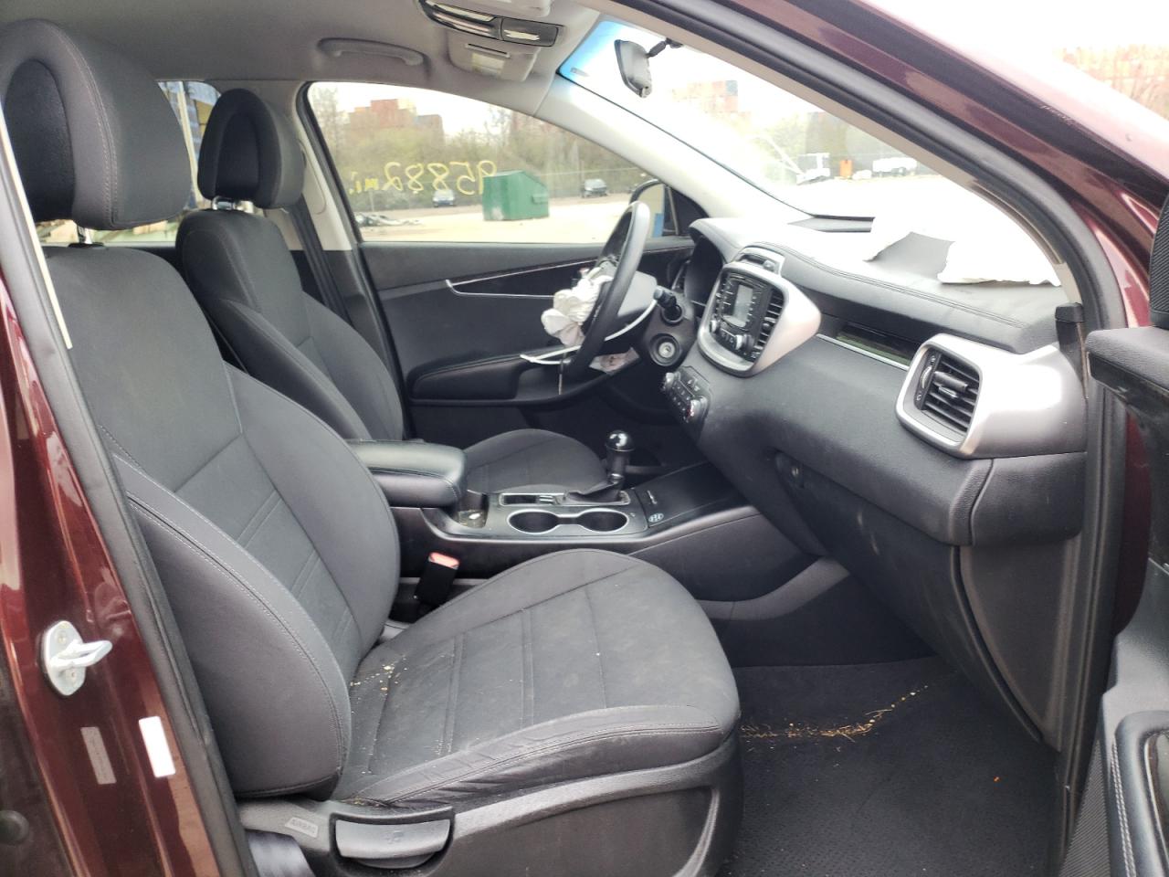 Photo 5 from auction – 2016 KIA SORENTO LX with VIN 5XYPG4A38GG127657