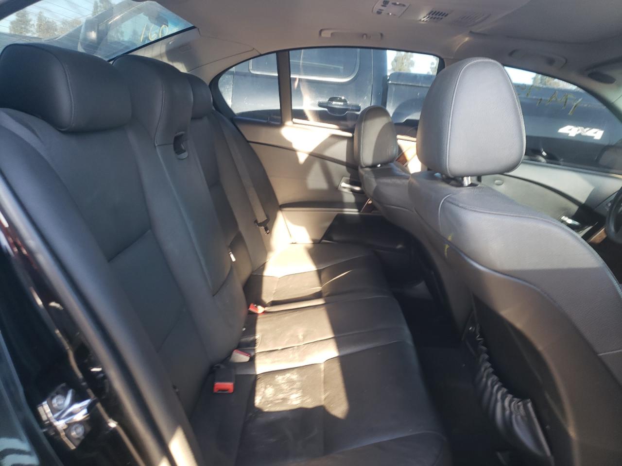Фото 6 с аукциона – 2004 BMW 545 I с VIN WBANB33544B113983