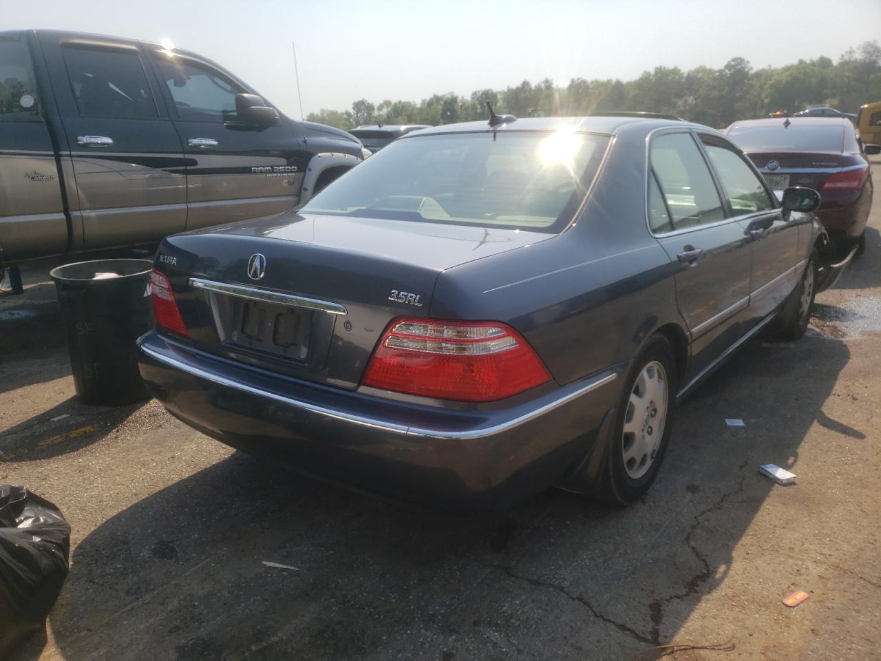 Photo 4 from auction – 2004 ACURA 3.5RL with VIN JH4KA96624C002048