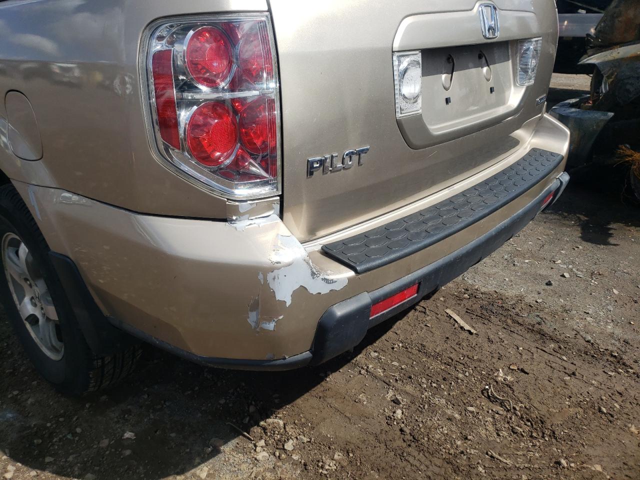 Photo 10 from auction – 2006 HONDA PILOT EX with VIN 2HKYF18516H526107