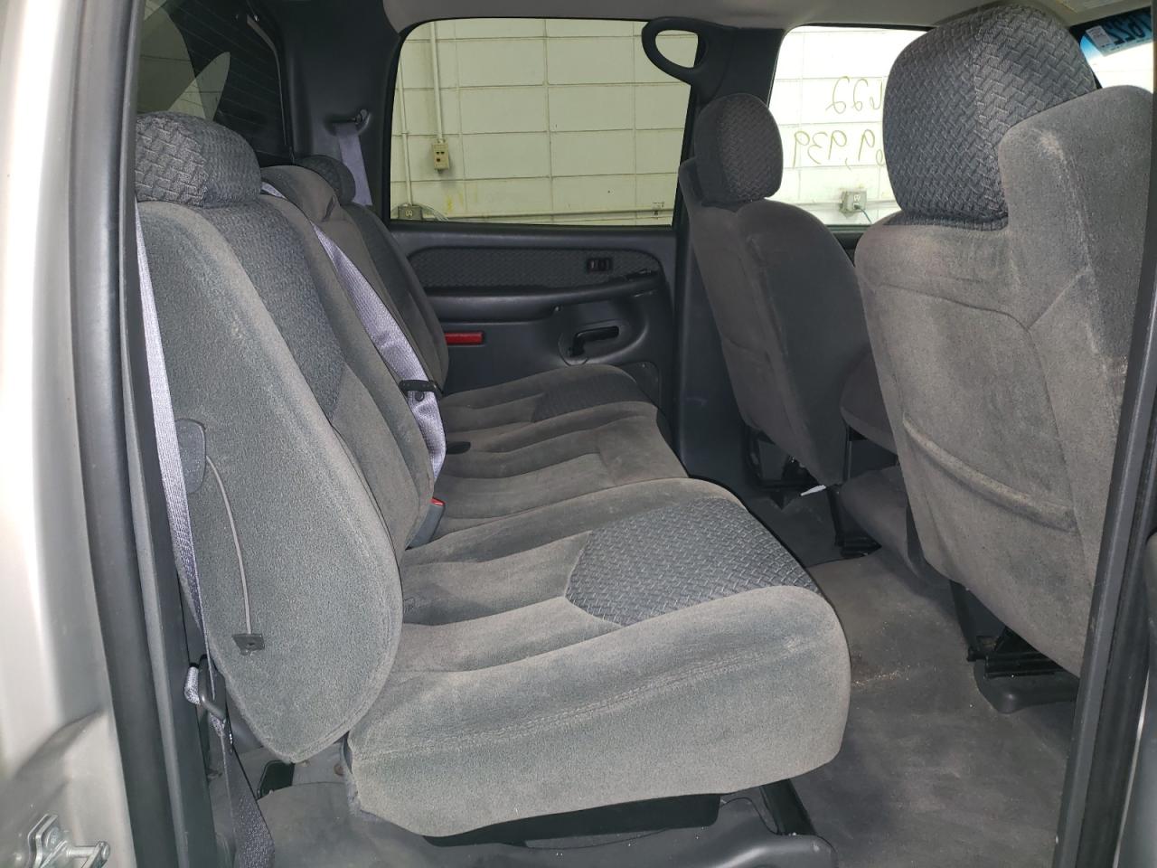 Photo 6 from auction – 2004 CHEVROLET AVALANCHE with VIN 3GNEK12T44G181996