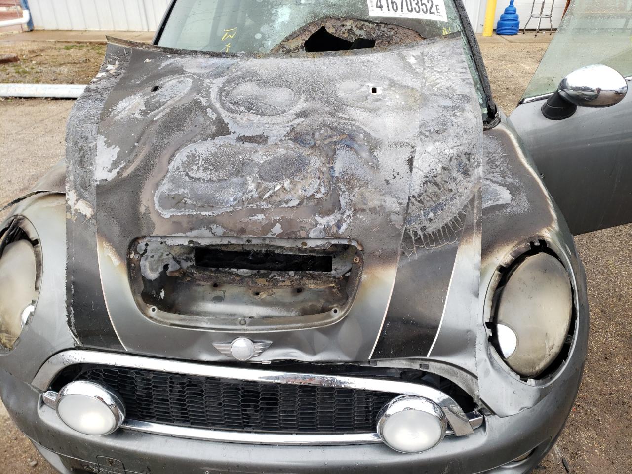 Photo 7 from auction – 2009 MINI COOPER S C with VIN WMWMM335X9TP92360