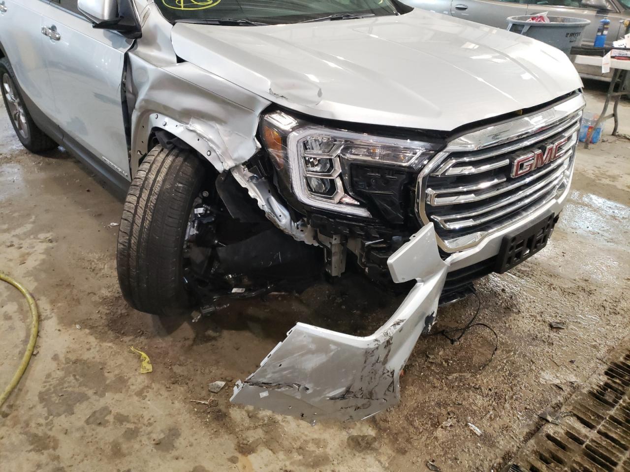 Photo 9 from auction – 2022 GMC TERRAIN SL with VIN 3GKALVEV4NL150320