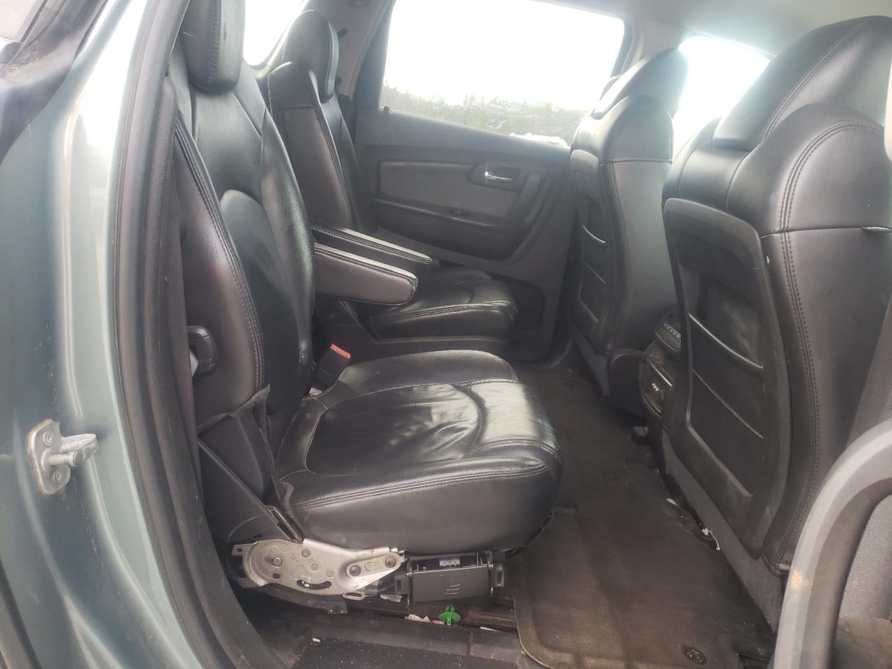 Photo 6 from auction – 2009 CHEVROLET TRAVERSE L with VIN 1GNEV23D59S112559