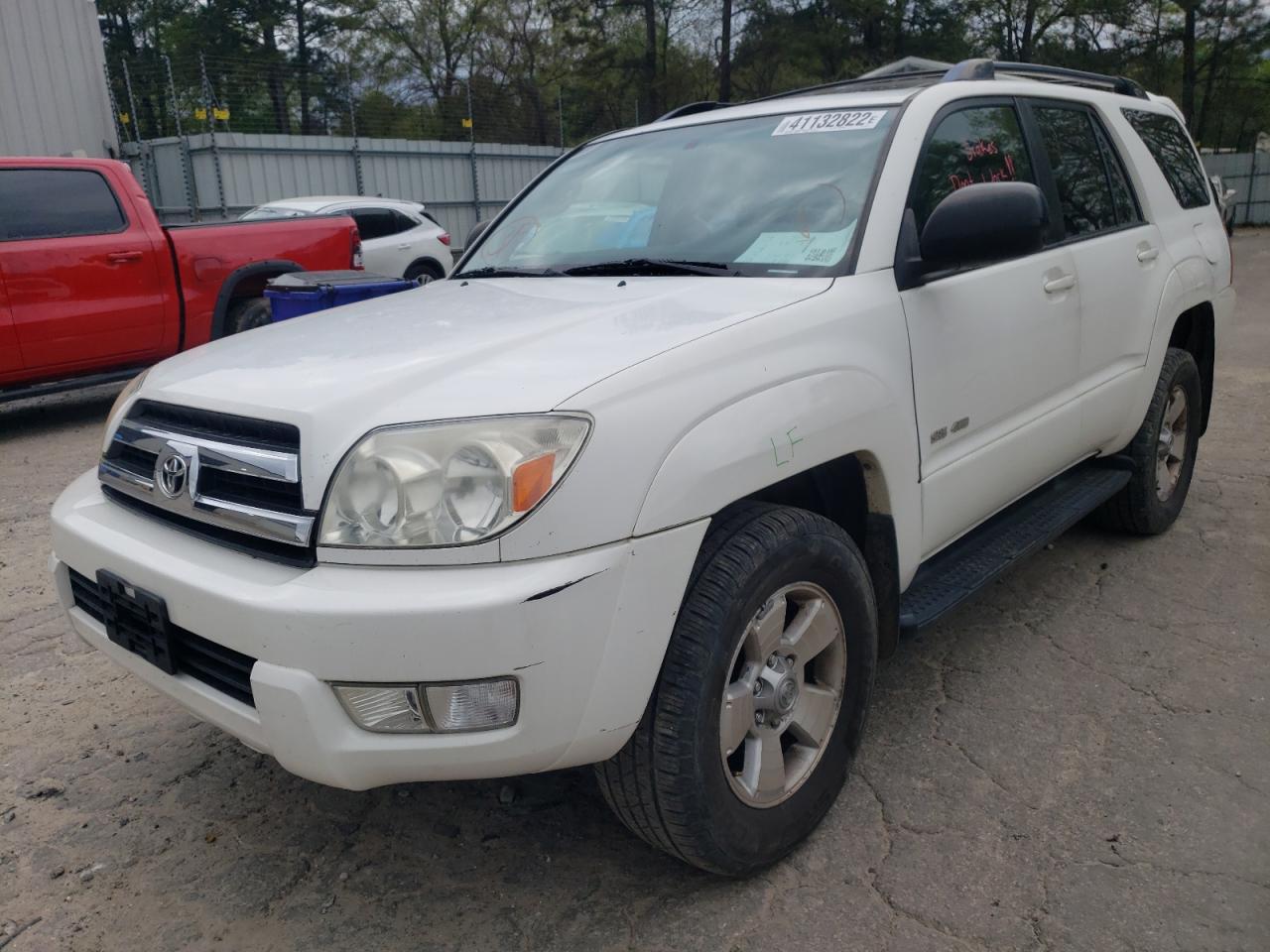 Photo 2 from auction – 2005 TOYOTA 4RUNNER SR with VIN JTEBU14R550058295