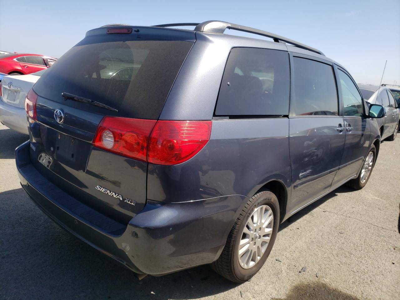 Photo 4 from auction – 2008 TOYOTA SIENNA XLE with VIN 5TDZK22C68S195745