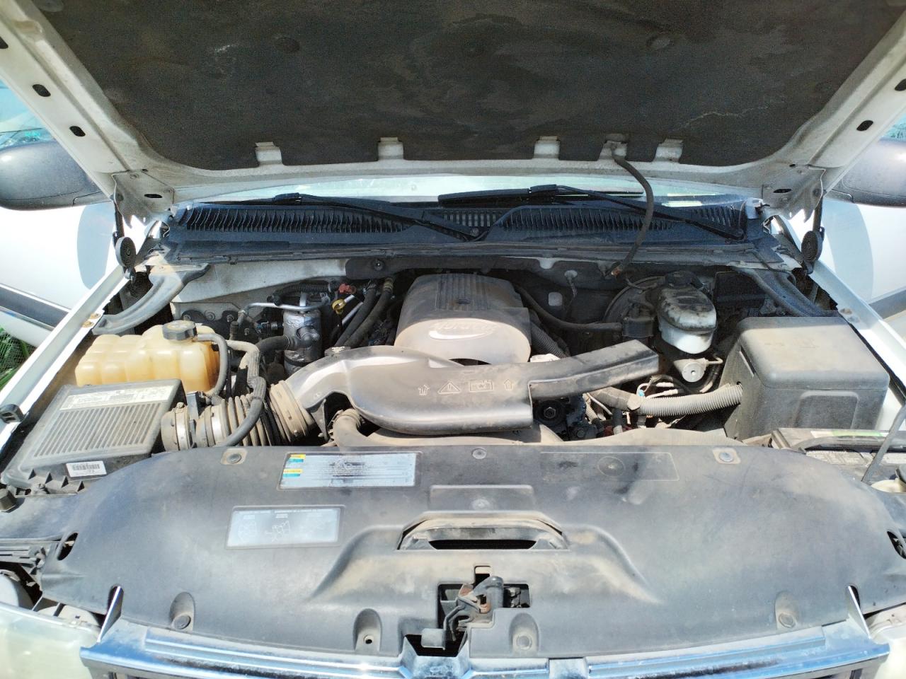 Photo 7 from auction – 2003 CHEVROLET SUBURBAN C with VIN 3GNEC16T73G130398