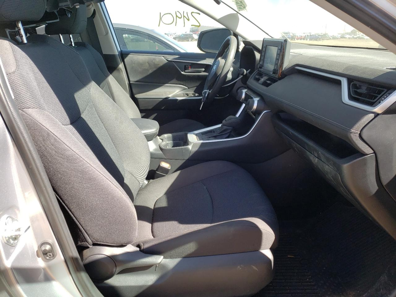 Photo 5 from auction – 2020 TOYOTA RAV4 LE with VIN 2T3H1RFV2LC051668