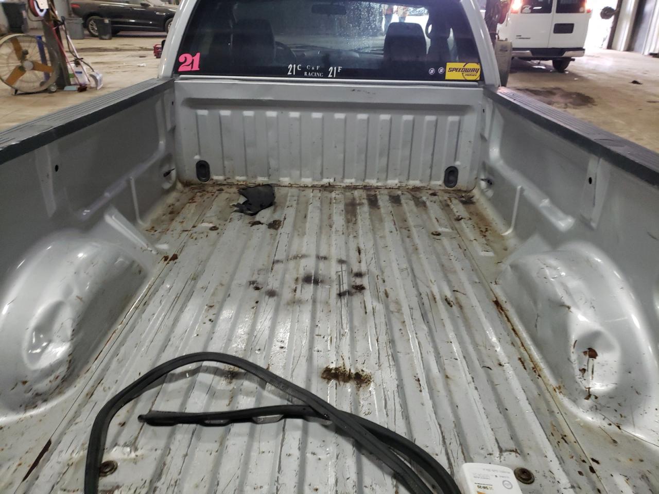 Photo 6 from auction – 2004 FORD F150 with VIN 1FTPF12574NA30956