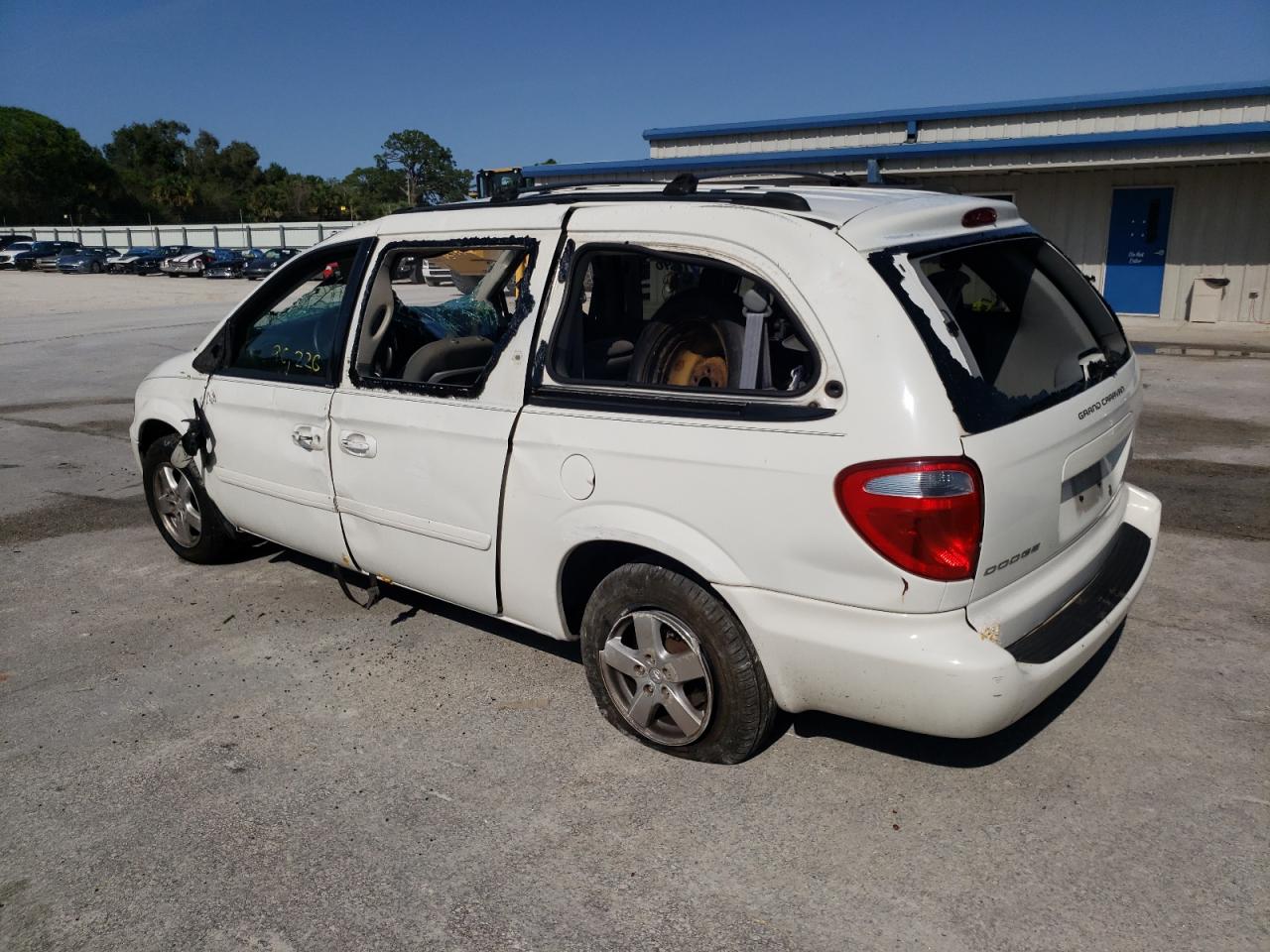Photo 3 from auction – 2005 DODGE GRAND CARA with VIN 2D4GP44L45R315132